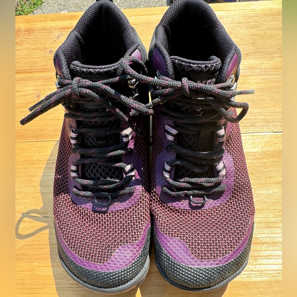 Xero Scrambler Mid. Black/Fig. Women’s size 7.